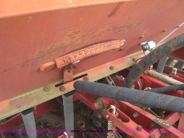 image for item L3850 International 620 grain drill