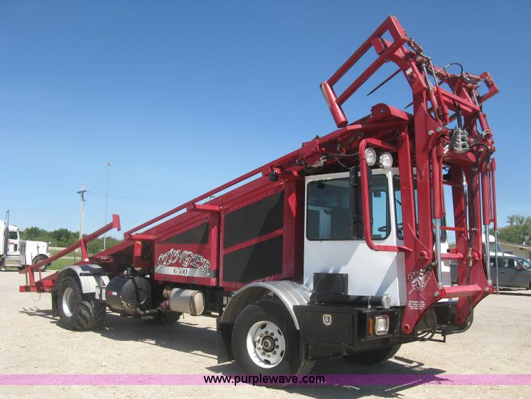 image for item L3860 2010 Stinger 6500 stack wagon