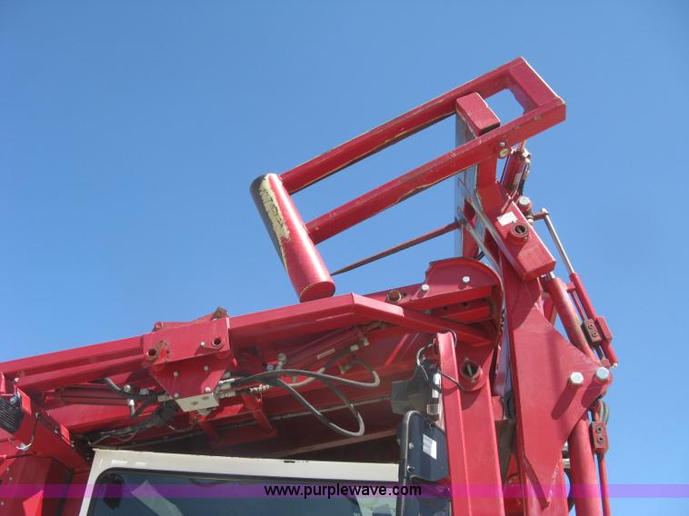 image for item L3860 2010 Stinger 6500 stack wagon