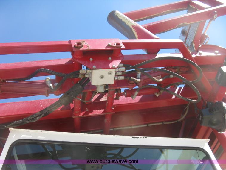 image for item L3860 2010 Stinger 6500 stack wagon