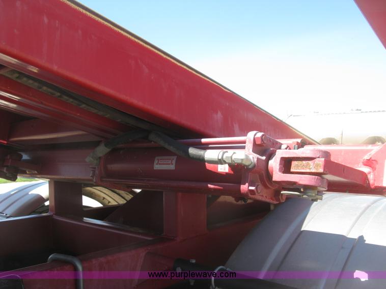 image for item L3860 2010 Stinger 6500 stack wagon