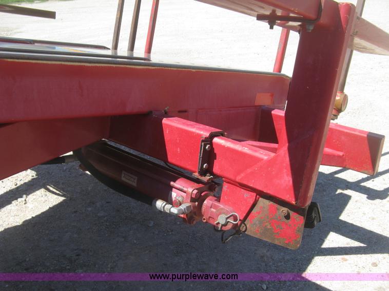 image for item L3860 2010 Stinger 6500 stack wagon