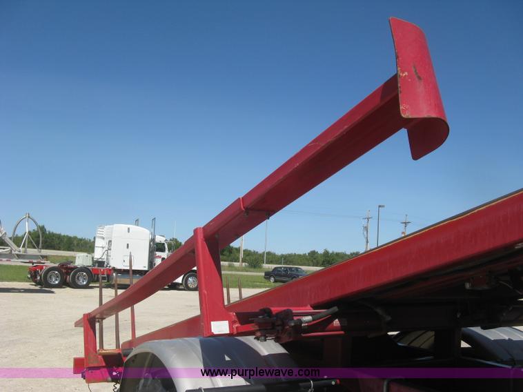 image for item L3860 2010 Stinger 6500 stack wagon
