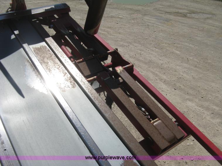 image for item L3860 2010 Stinger 6500 stack wagon