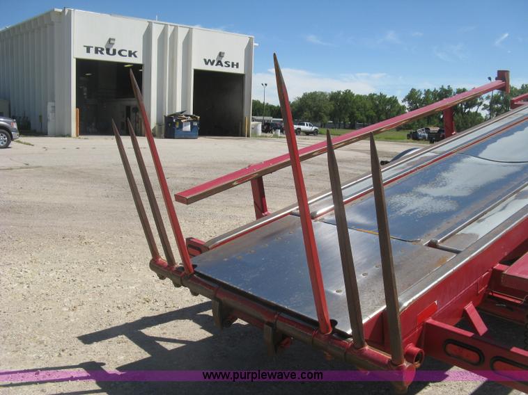 image for item L3860 2010 Stinger 6500 stack wagon