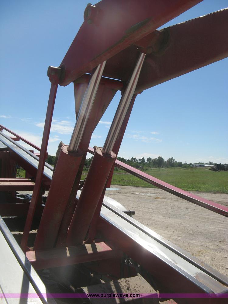 image for item L3860 2010 Stinger 6500 stack wagon