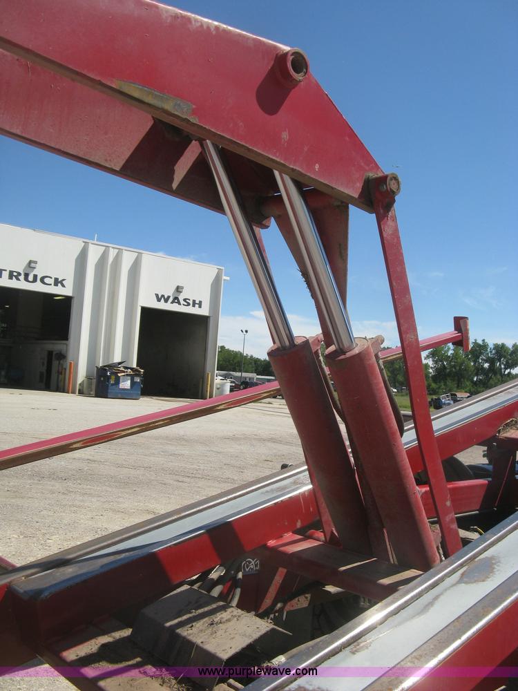 image for item L3860 2010 Stinger 6500 stack wagon