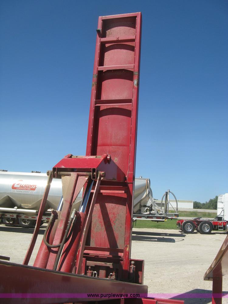 image for item L3860 2010 Stinger 6500 stack wagon