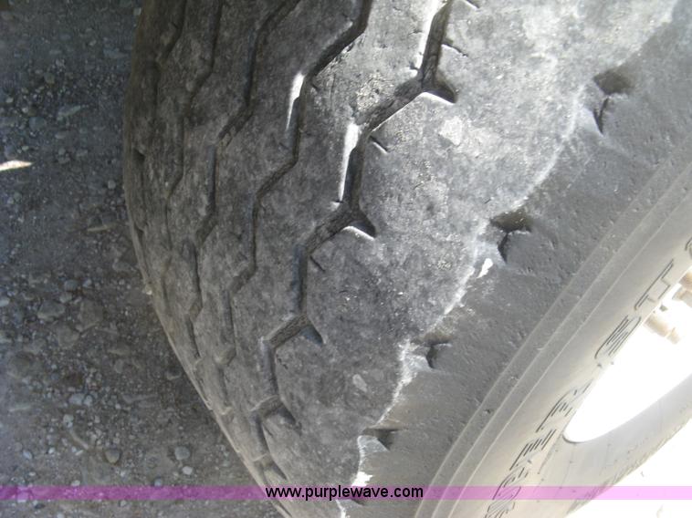 image for item L3860 2010 Stinger 6500 stack wagon