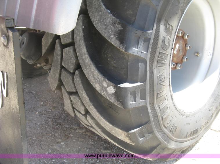 image for item L3860 2010 Stinger 6500 stack wagon