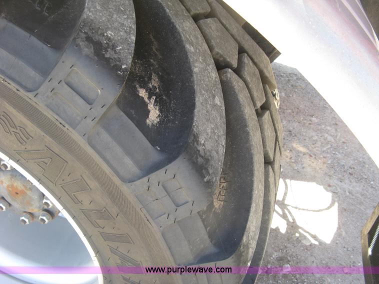 image for item L3860 2010 Stinger 6500 stack wagon