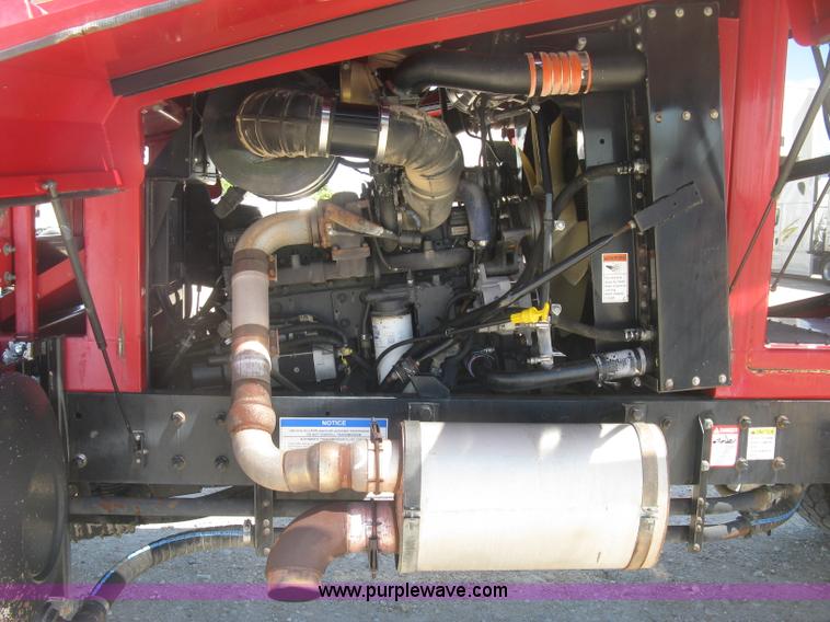 image for item L3860 2010 Stinger 6500 stack wagon