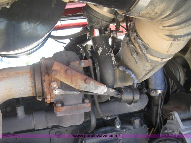 image for item L3860 2010 Stinger 6500 stack wagon