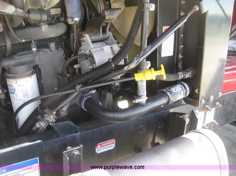 image for item L3860 2010 Stinger 6500 stack wagon