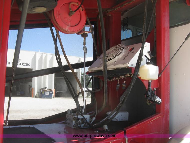 image for item L3860 2010 Stinger 6500 stack wagon