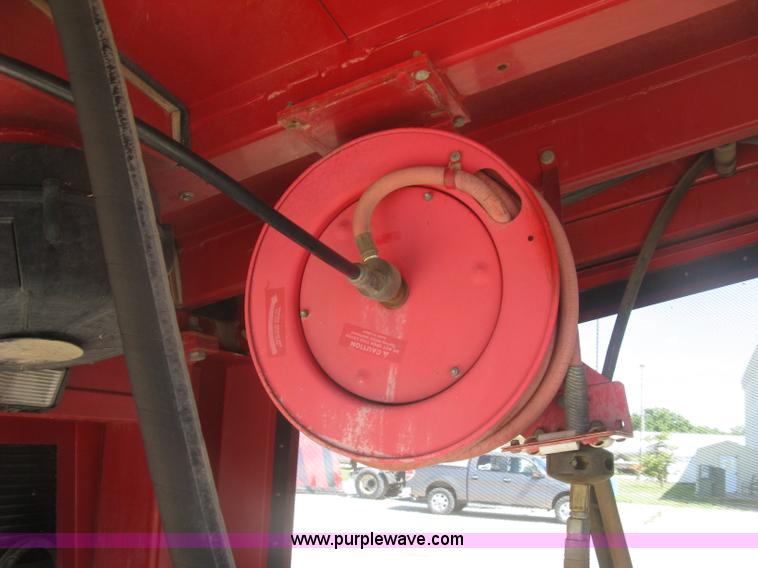 image for item L3860 2010 Stinger 6500 stack wagon