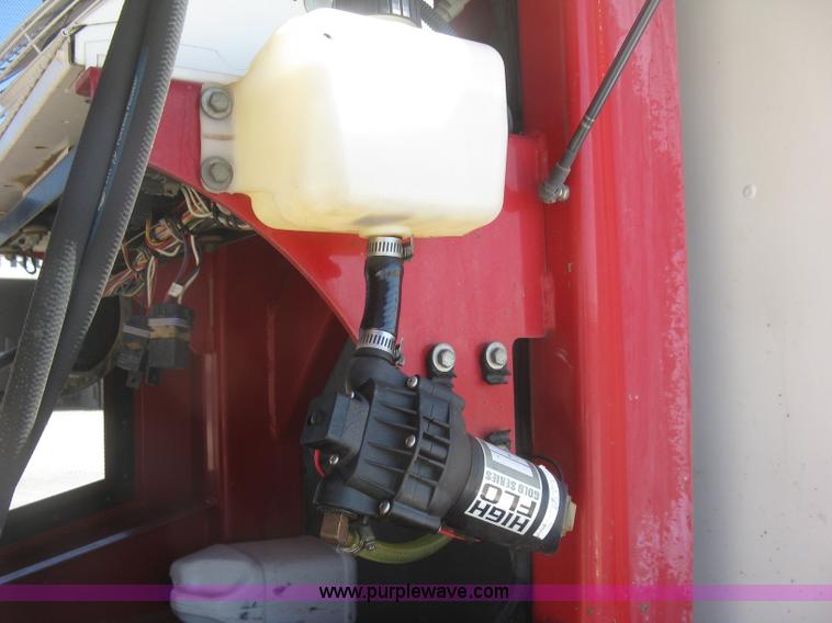 image for item L3860 2010 Stinger 6500 stack wagon