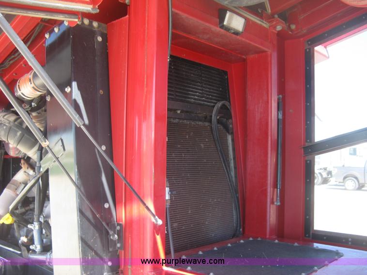 image for item L3860 2010 Stinger 6500 stack wagon