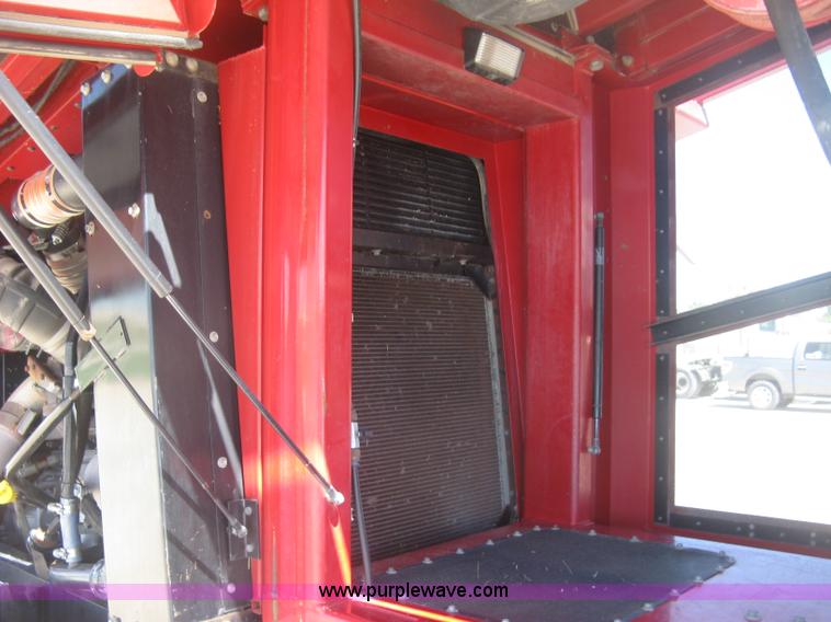 image for item L3860 2010 Stinger 6500 stack wagon