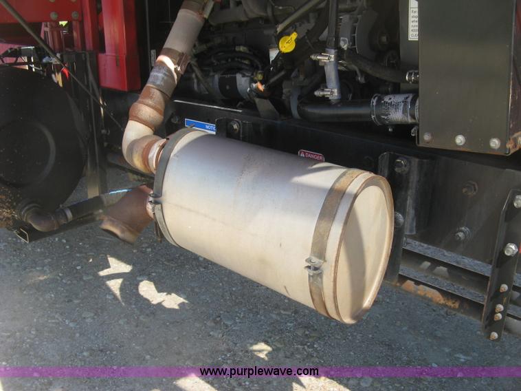 image for item L3860 2010 Stinger 6500 stack wagon