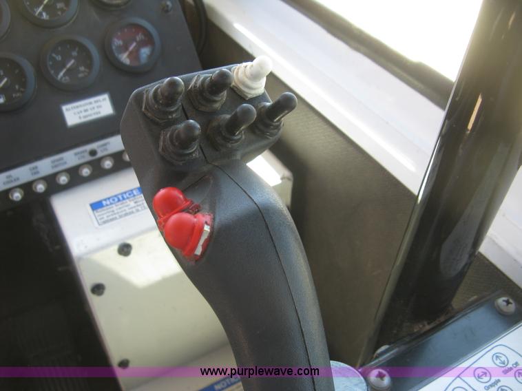 image for item L3860 2010 Stinger 6500 stack wagon