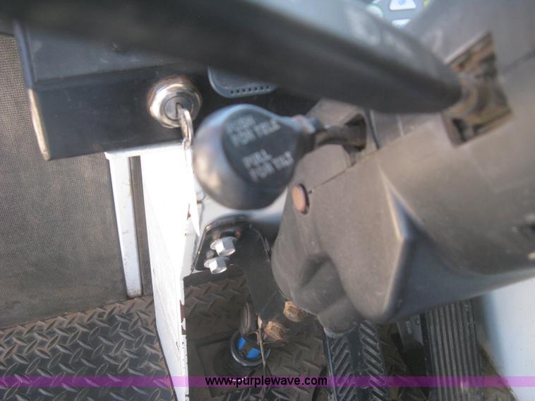 image for item L3860 2010 Stinger 6500 stack wagon