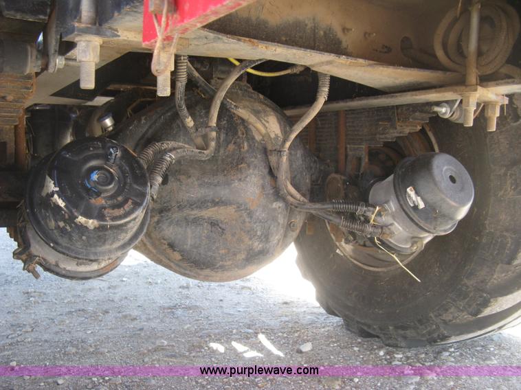 image for item L3860 2010 Stinger 6500 stack wagon