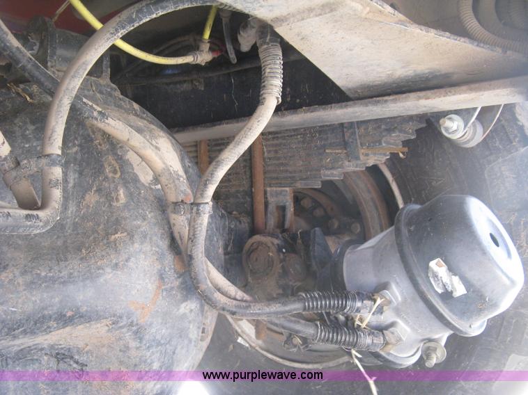 image for item L3860 2010 Stinger 6500 stack wagon