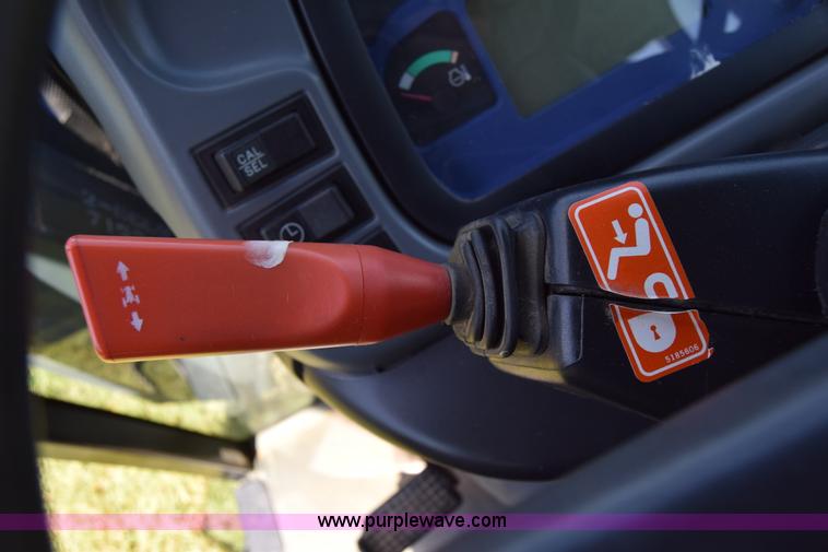 image for item L3865 New Holland D65CVS MFWD tractor