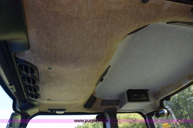 image for item L3865 New Holland D65CVS MFWD tractor