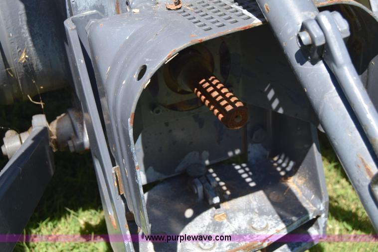 image for item L3865 New Holland D65CVS MFWD tractor