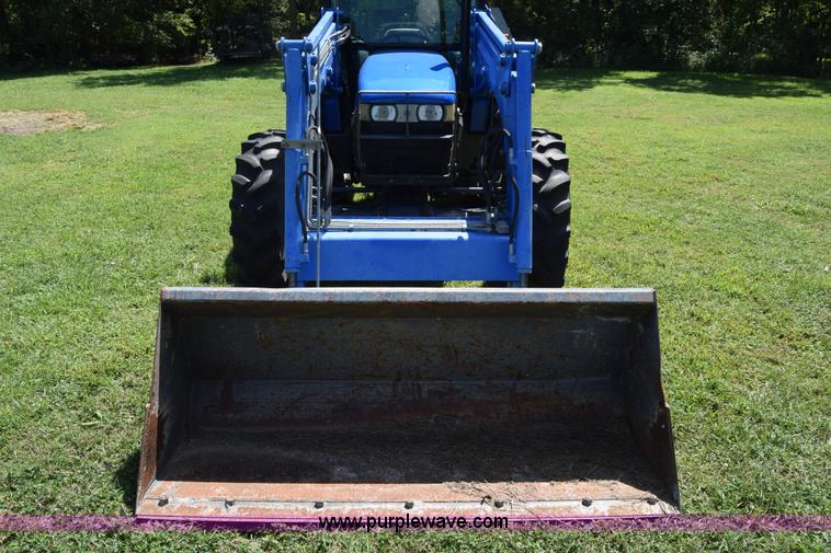 image for item L3865 New Holland D65CVS MFWD tractor