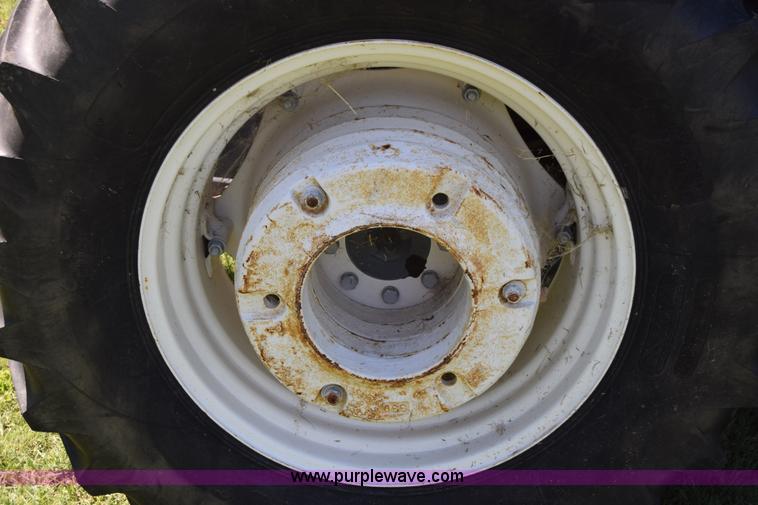 image for item L3865 New Holland D65CVS MFWD tractor