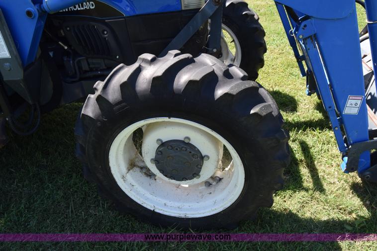 image for item L3865 New Holland D65CVS MFWD tractor