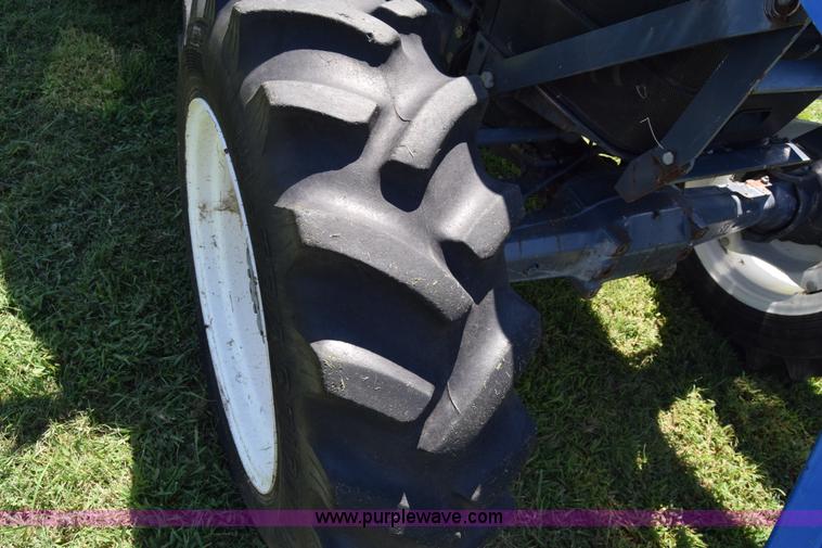 image for item L3865 New Holland D65CVS MFWD tractor