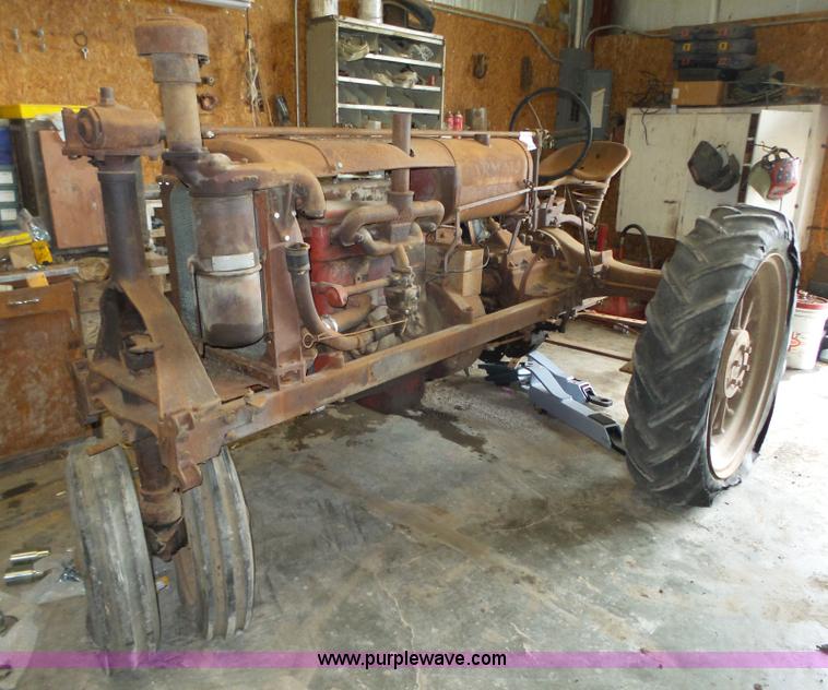 image for item L4016 1938 Farmall F20 tractor