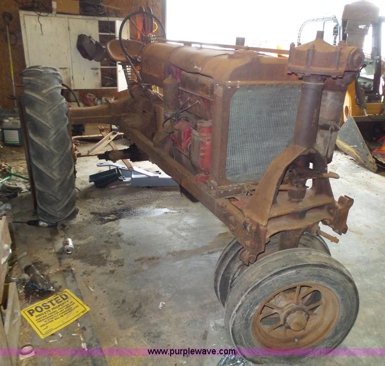 image for item L4016 1938 Farmall F20 tractor