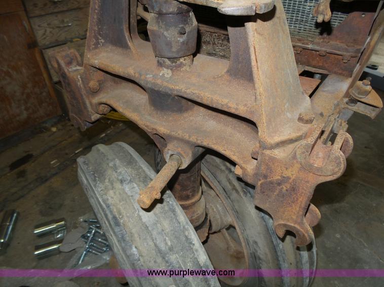 image for item L4016 1938 Farmall F20 tractor