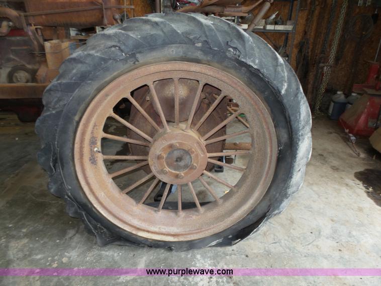 image for item L4016 1938 Farmall F20 tractor