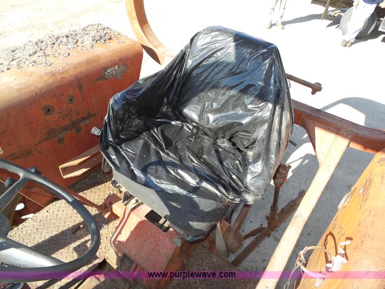 image for item L4017 1967 International 706 tractor