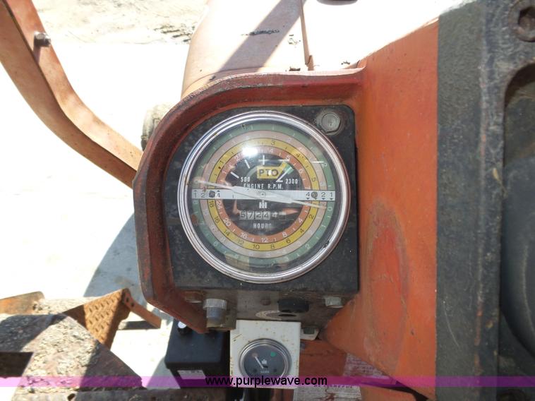 image for item L4017 1967 International 706 tractor