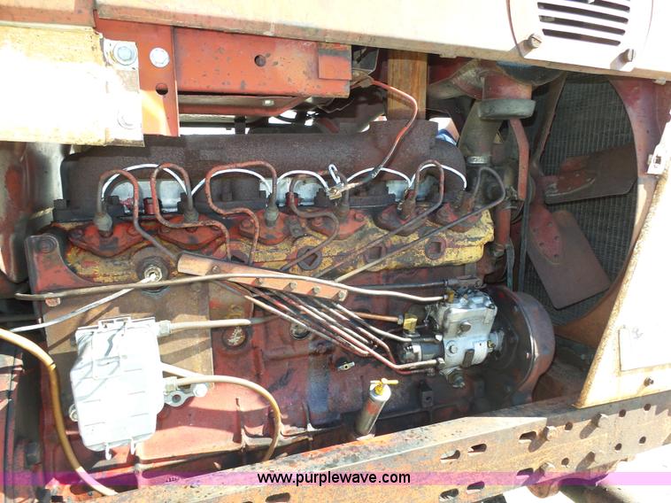 image for item L4017 1967 International 706 tractor