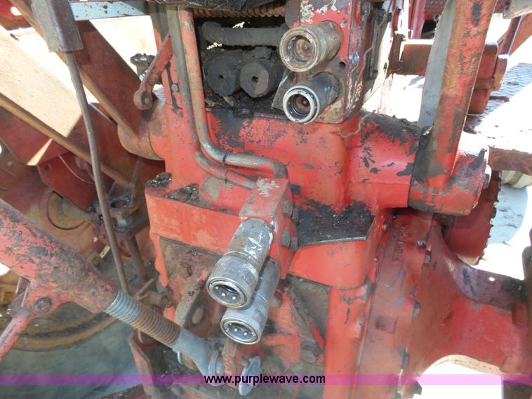 image for item L4017 1967 International 706 tractor