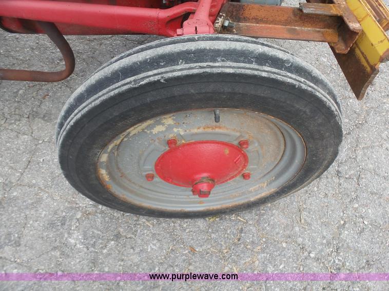 image for item L4778 1952 Ford 8N tractor