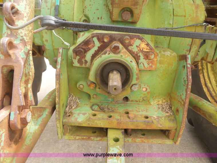 image for item L4780 John Deere 2120 tractor