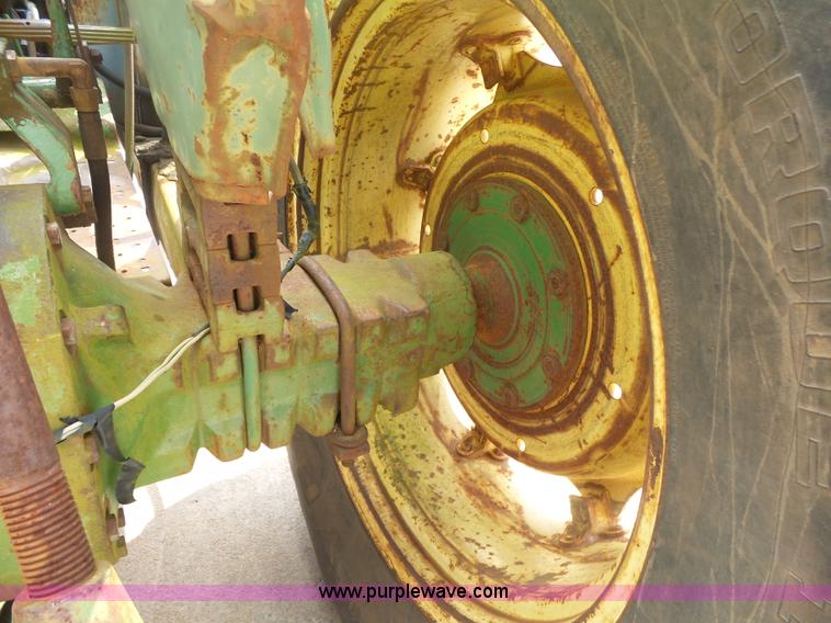 image for item L4780 John Deere 2120 tractor