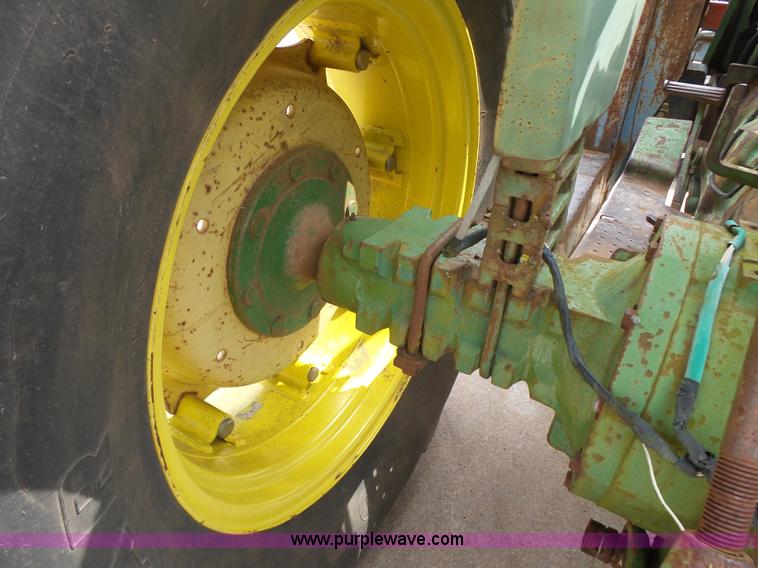 image for item L4780 John Deere 2120 tractor