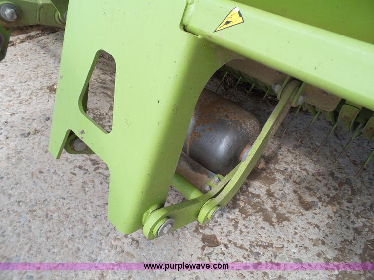 image for item L6605 Claas 380 pickup head