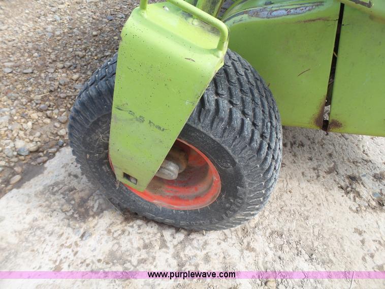 image for item L6605 Claas 380 pickup head