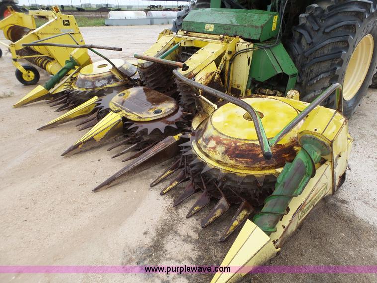 image for item L6615 1995 Kemper Champion 4500 rotary corn head